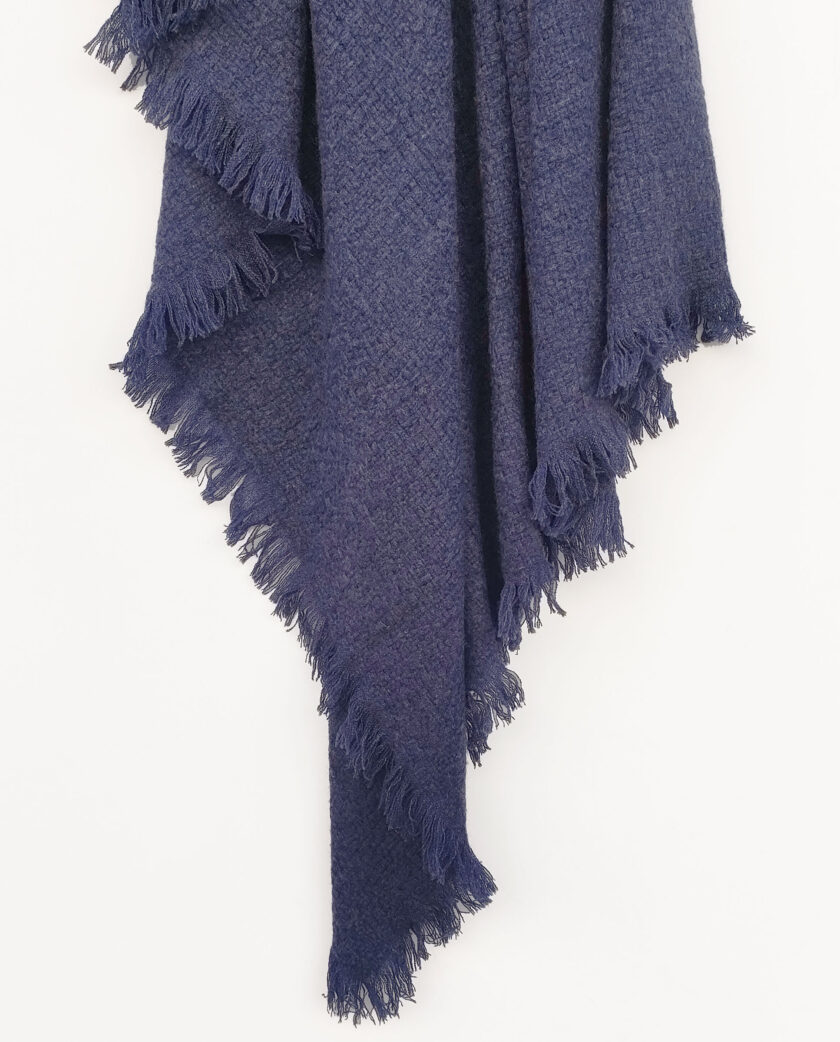Medium cashmere shawl with fringes