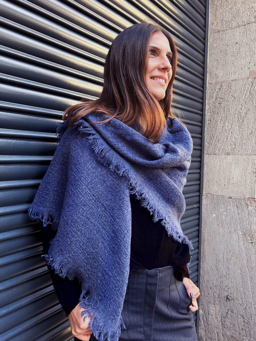Medium cashmere shawl with fringes