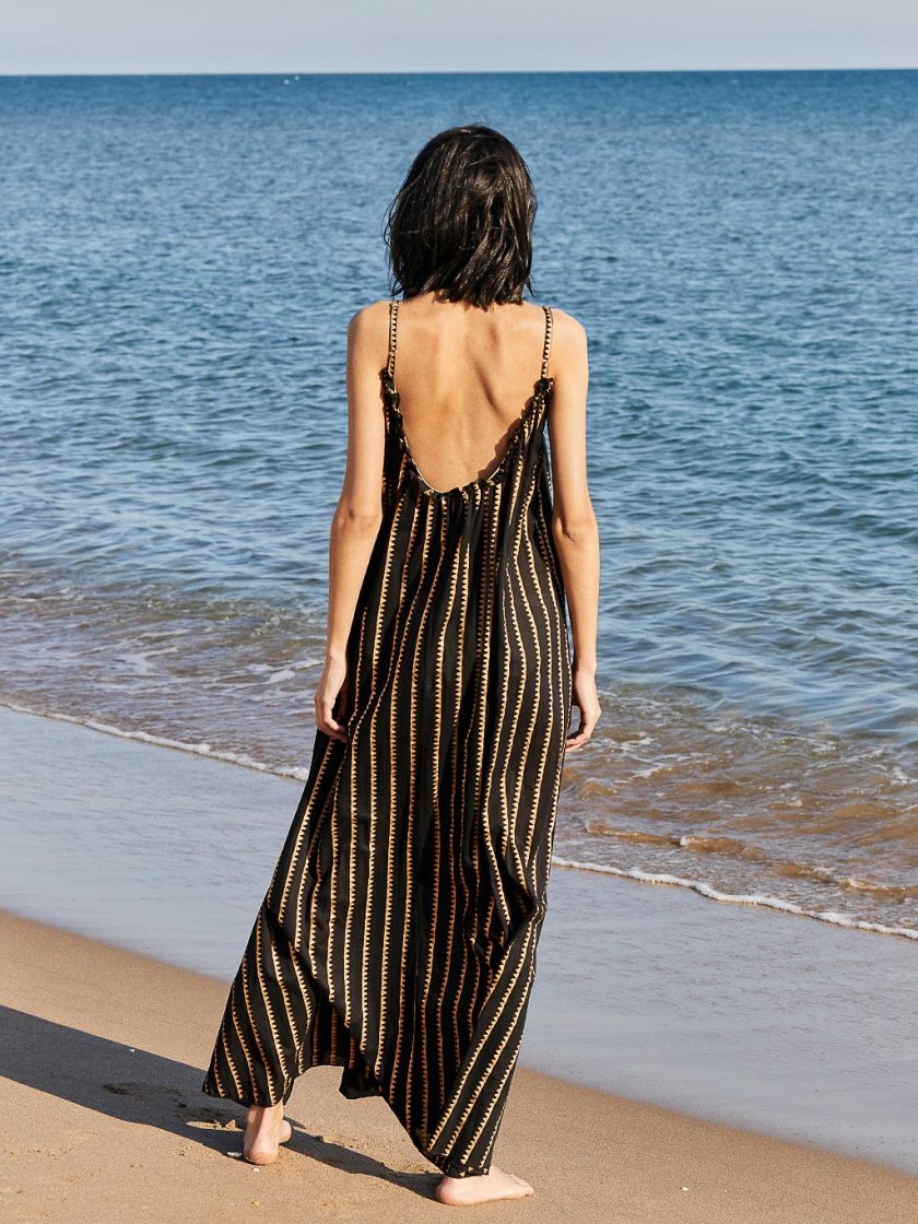 backless_maxi_dress