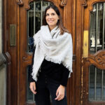 Chal cashmere con flecos gris