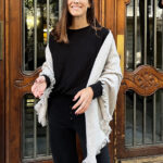 Chal cashmere con flecos gris